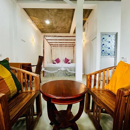 Aluthgedara Guest House 乌纳瓦图纳 外观 照片