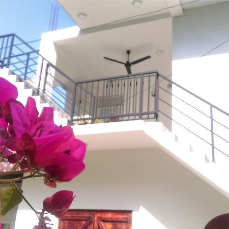 Aluthgedara Guest House 乌纳瓦图纳 外观 照片