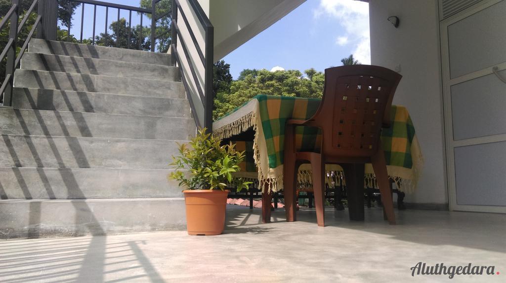 Aluthgedara Guest House 乌纳瓦图纳 外观 照片