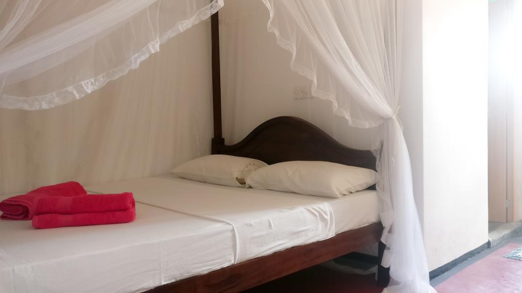Aluthgedara Guest House 乌纳瓦图纳 外观 照片